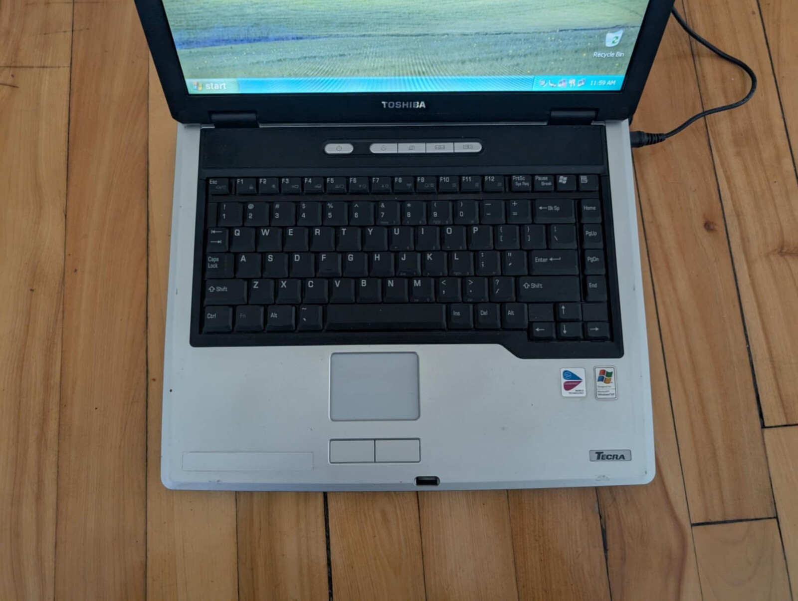 Vintage Toshiba Tecra A3X Intel Pentium 1.73GHz 2GB 60GB Windows XP Home Laptop3