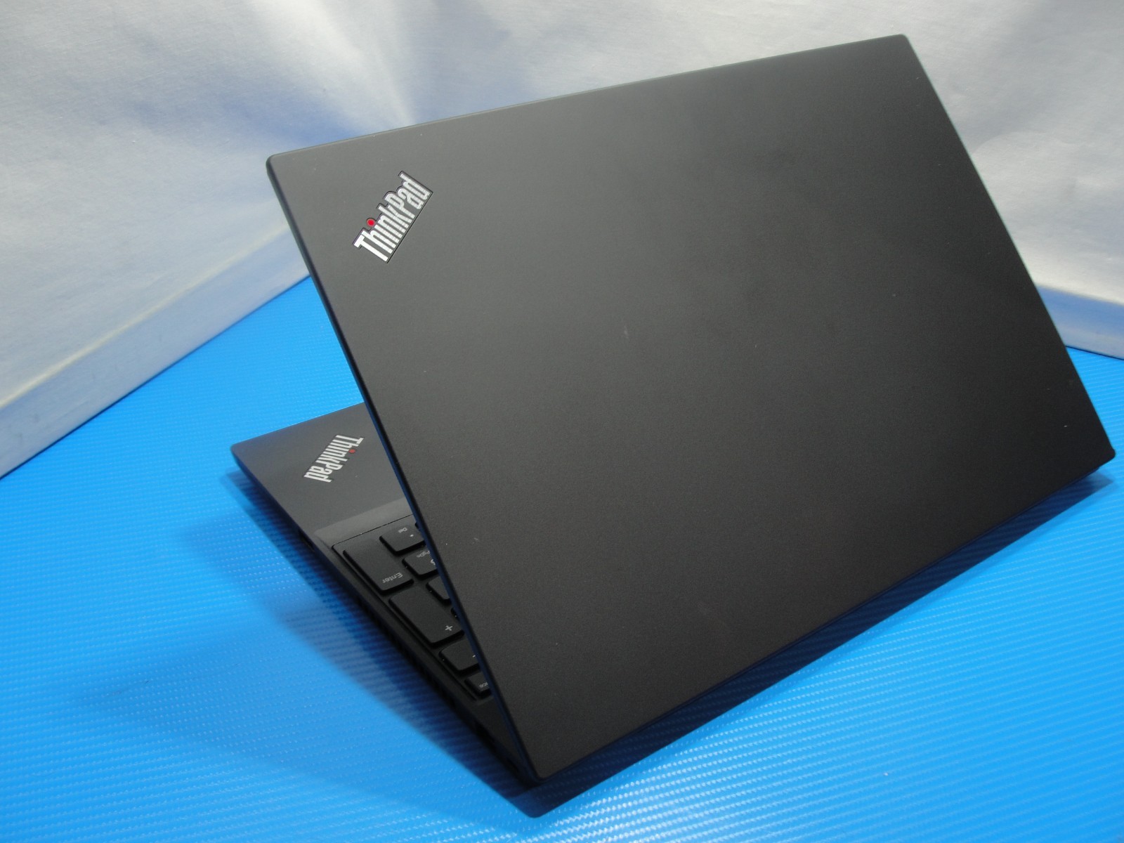 Lenovo ThinkPad T15 Gen 2i 15.6″FHD Core i5-1135G7 2.4GHz 8GB RAM 256Gb SSD+PA