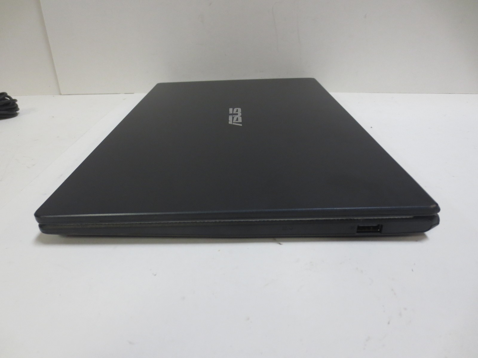 ASUS 14 E410KA-PM464 Intel Pentium Silver N6000 4GB RAM 64GB SSD