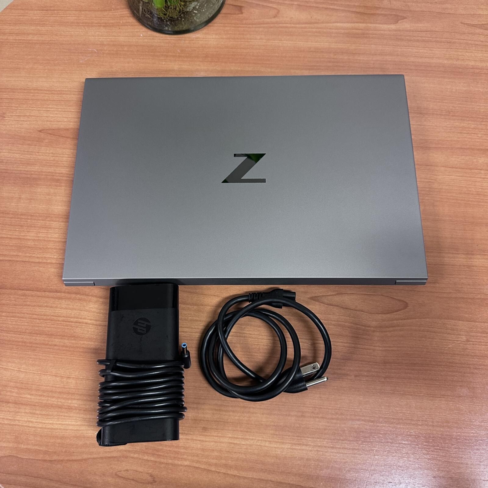 HP ZBook Studio 15.6″ G8 Mobile Workstation, i7-11850H, 32GB, 1TB, NVIDIA T1200