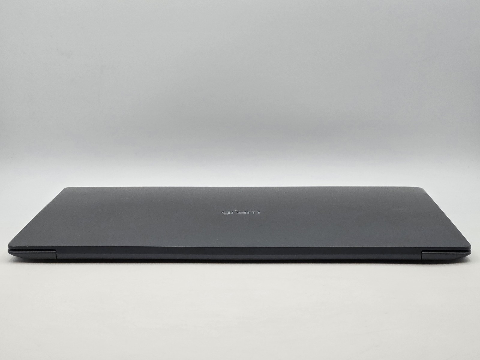 LG gram SuperSlim 15″ FHD ULTRA 7 155H 512GB SSD 16GB W11 Webcam Backlit IRCam