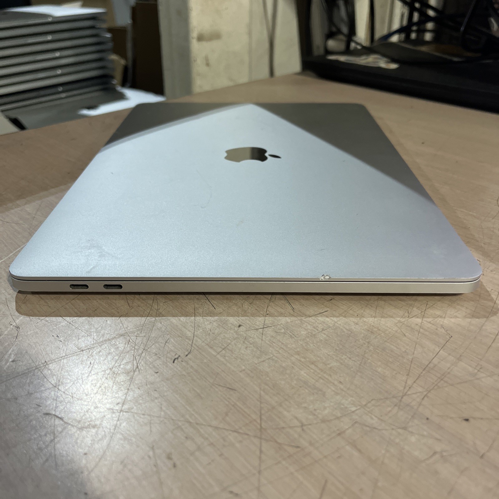 APPLE MACBOOK PRO 13″ TOUCH/MID-2017 CORE I5-7267U 3.1GHZ 8GB RAM 256SSD