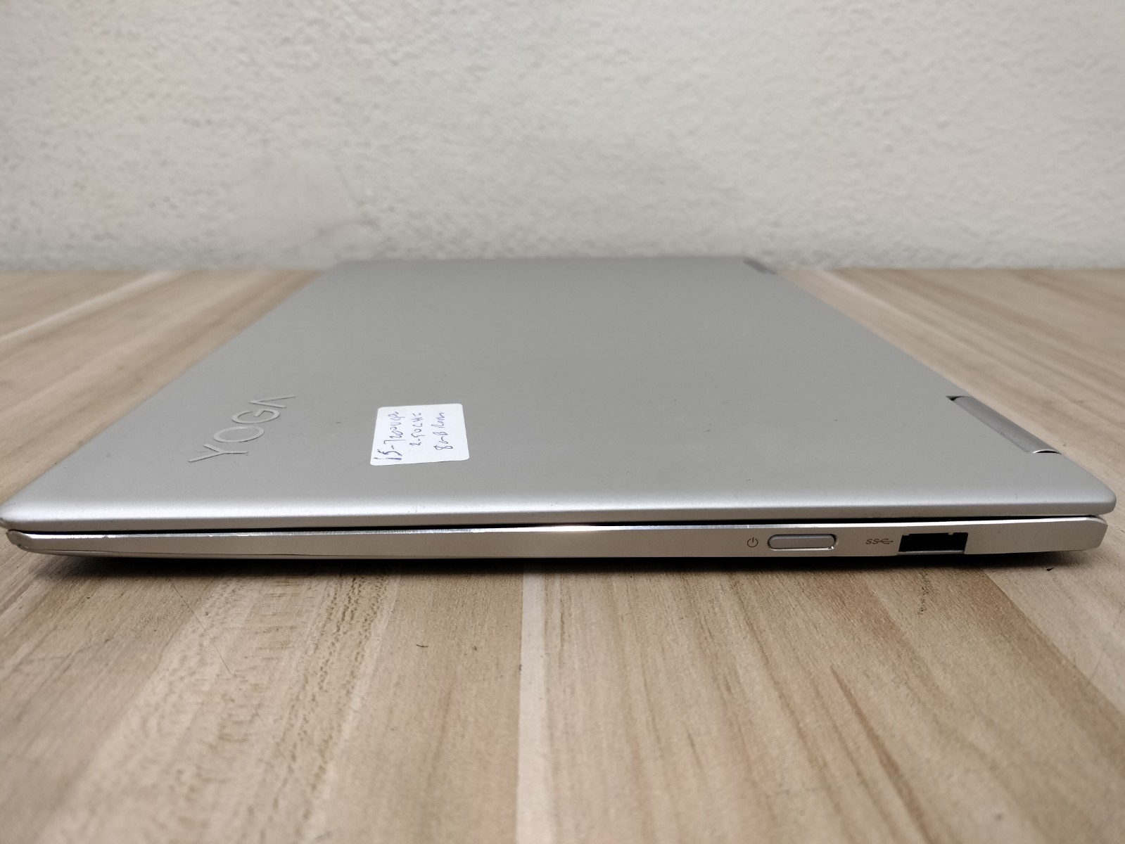 Lenovo Yoga 720-13IKB 13.3″ i5-7200U 2.5GHz 8GB RAM | NO SSD/HD/OS