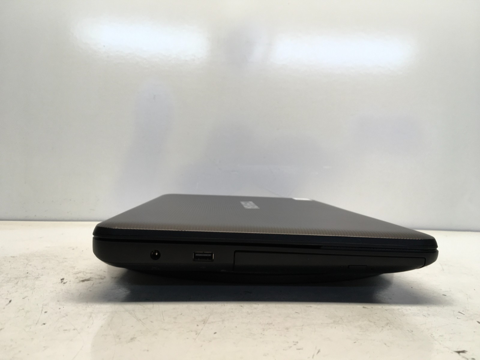Toshiba Satellite C855D-S5205 AMD E-450 1.65GHz 4 GB NO HDD