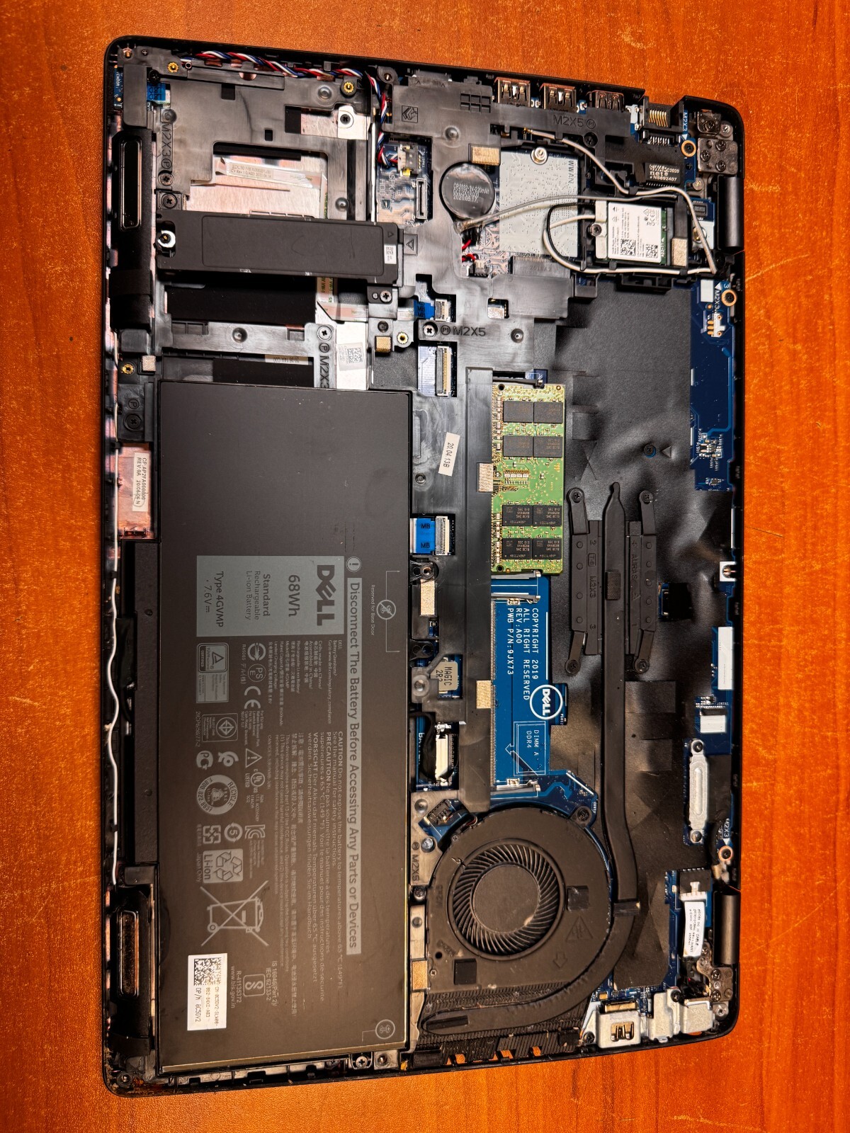 Dell Latitude 5500 15.6″ Intel i7-8665U 16GB RAM No HDD/OS **Bad Display**