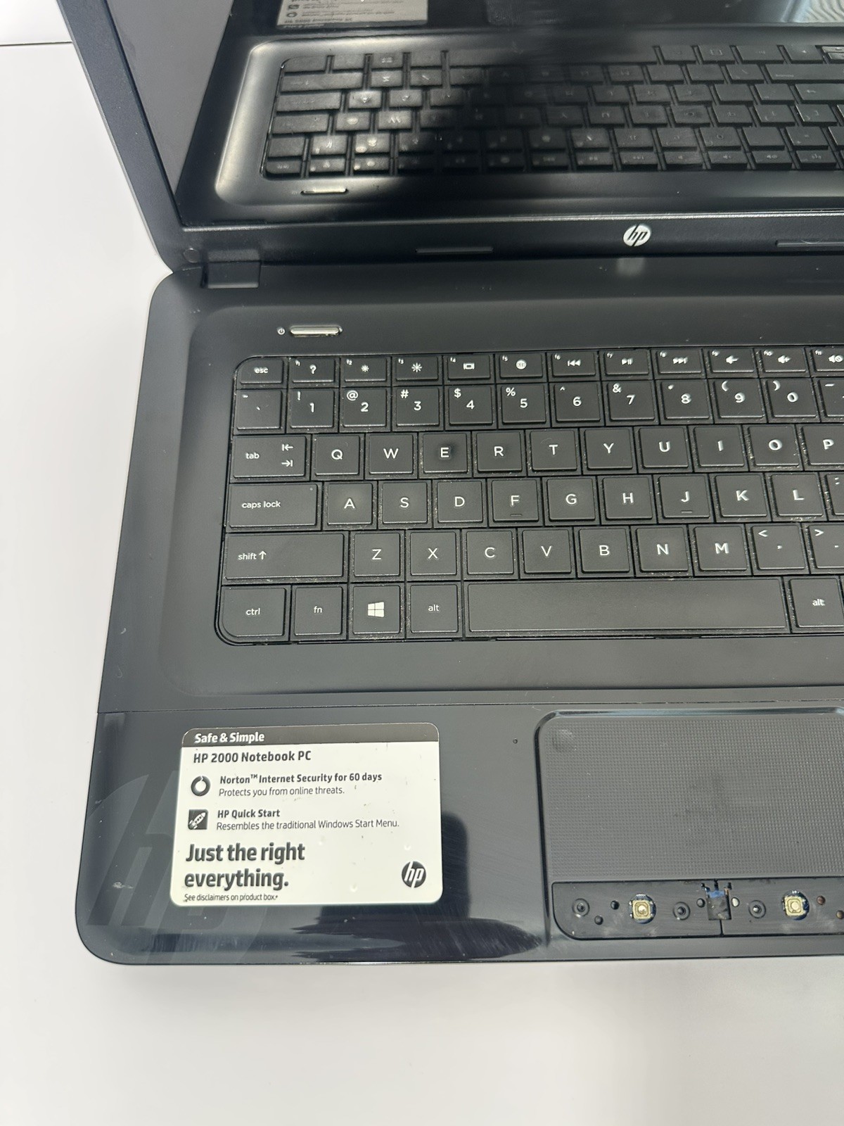 HP 2000-2D09WM With Battery /UNTESTED! UNKOWN!