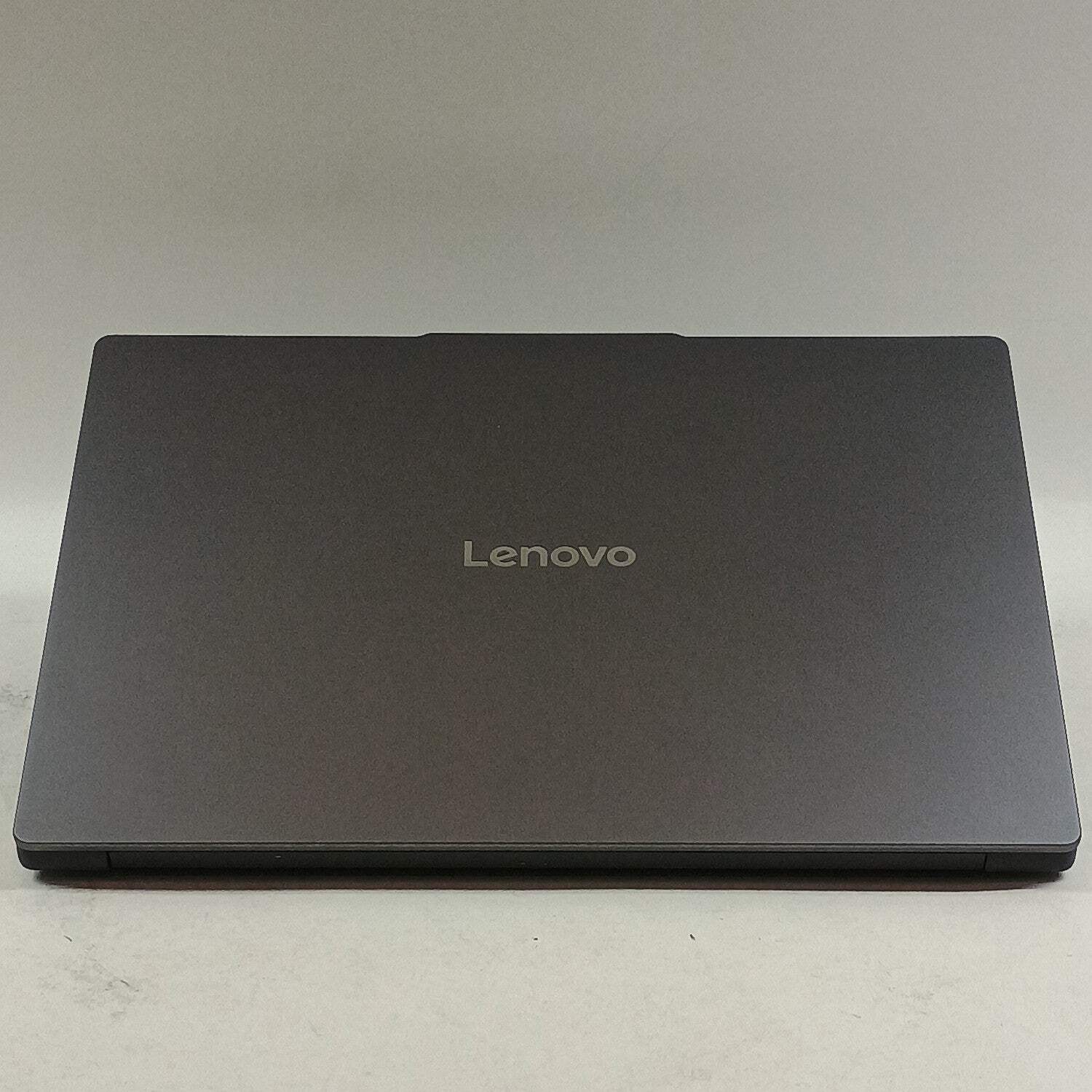 Lenovo IdeaPad Slim 3 15Q8X10 15.6″ Snapdragon X X1-26-100 2.9GHz 16GB RAM 256GB