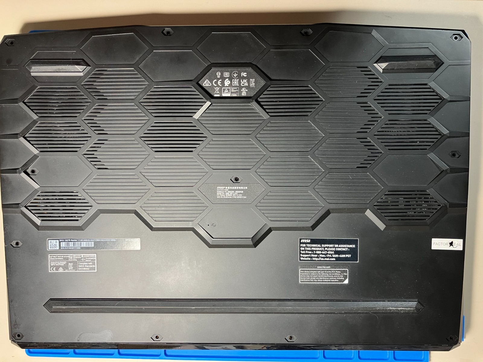 MSI GE76 Raider 17.3″ Gaming Laptop MS-17K3, 16GB RTX 3060 for parts not working