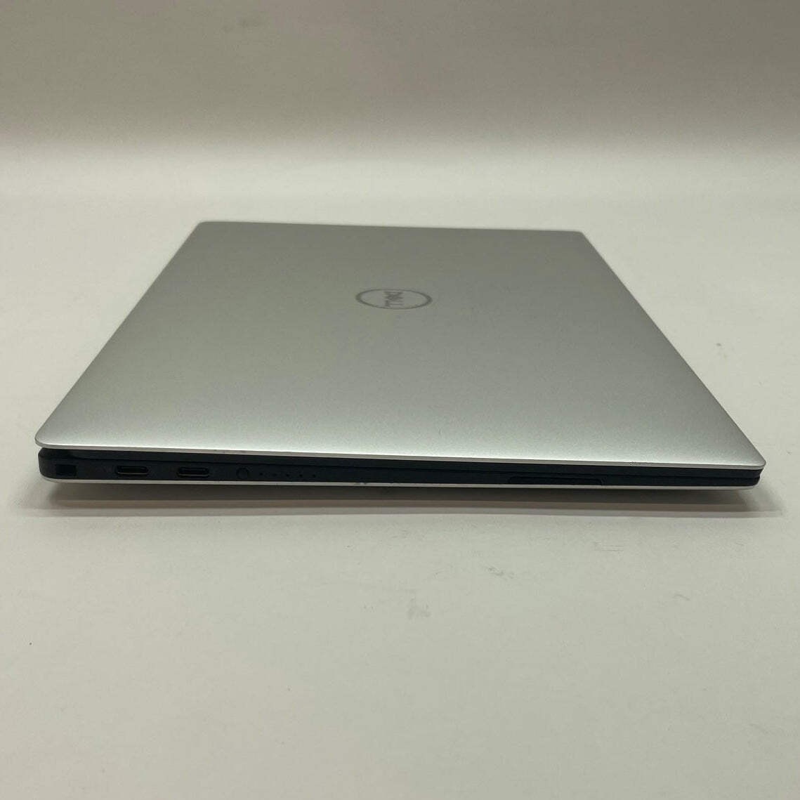 Dell XPS 13 7390 13.3″ i7-10710U 1.1GHz 16GB RAM 512GB SSD