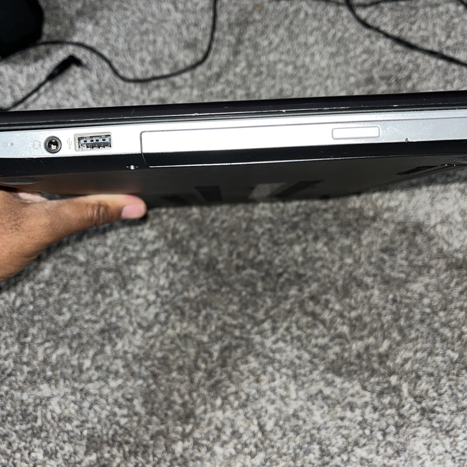 hp pavilion 15 laptop AMD A4 1.5GHz 4GB 750GB Windows 10 Home Needs Battery