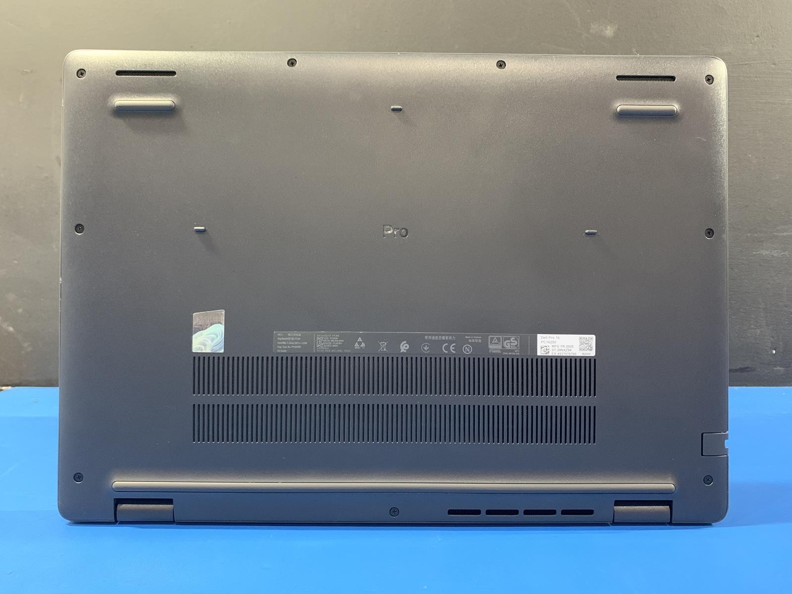 Dell Pro 16 PC16250 16″ Core Ultra 5 120U 2.50GHz 16GB DDR5 Black NO HDD NO OS