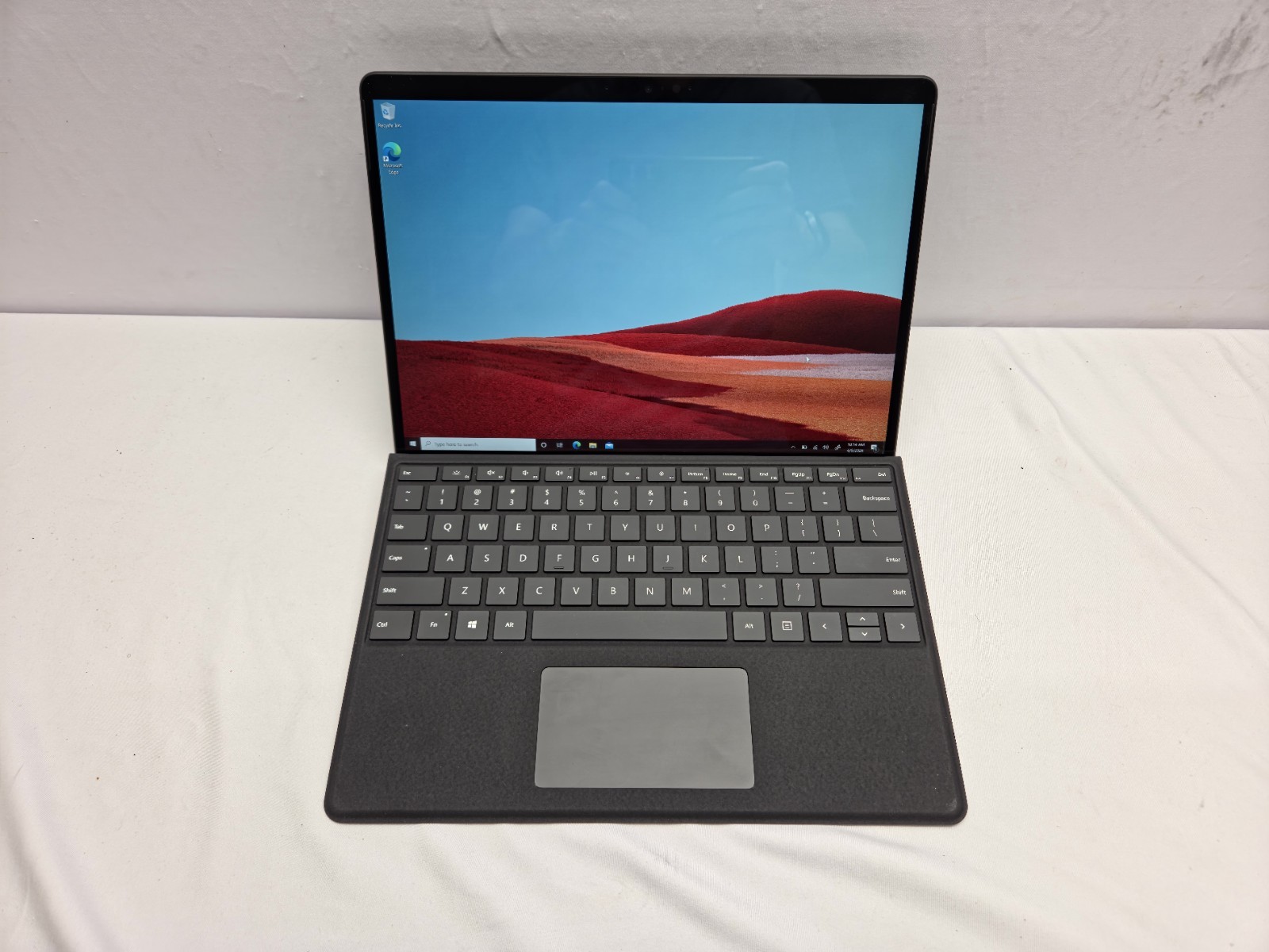 Microsoft Surface Pro X Bundle Microsoft SQ1 8GB RAM 128GB SSD + Docking Station