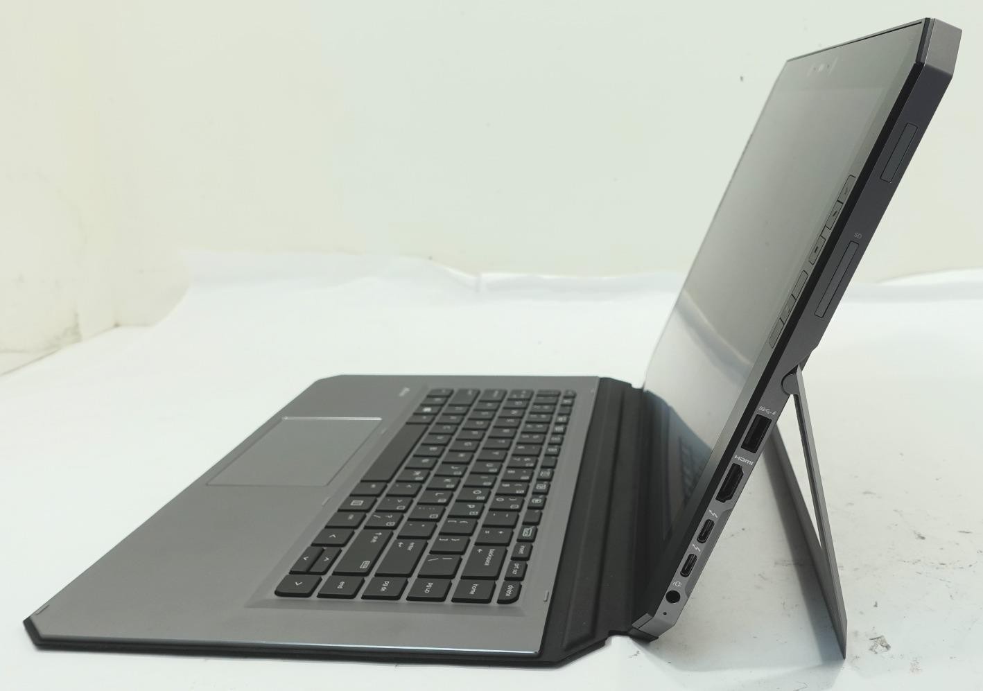 HP ZBook X2 G4 14″ Core i7-7500U 2.70GHz 16GB 256GB SSD