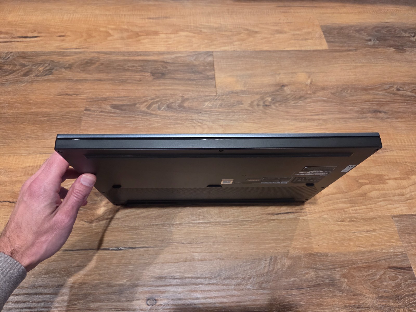 MSI WS66 10TKT / i7-10875H / 32GB / 1TB SSD / Windows 11 Pro / TOUCH