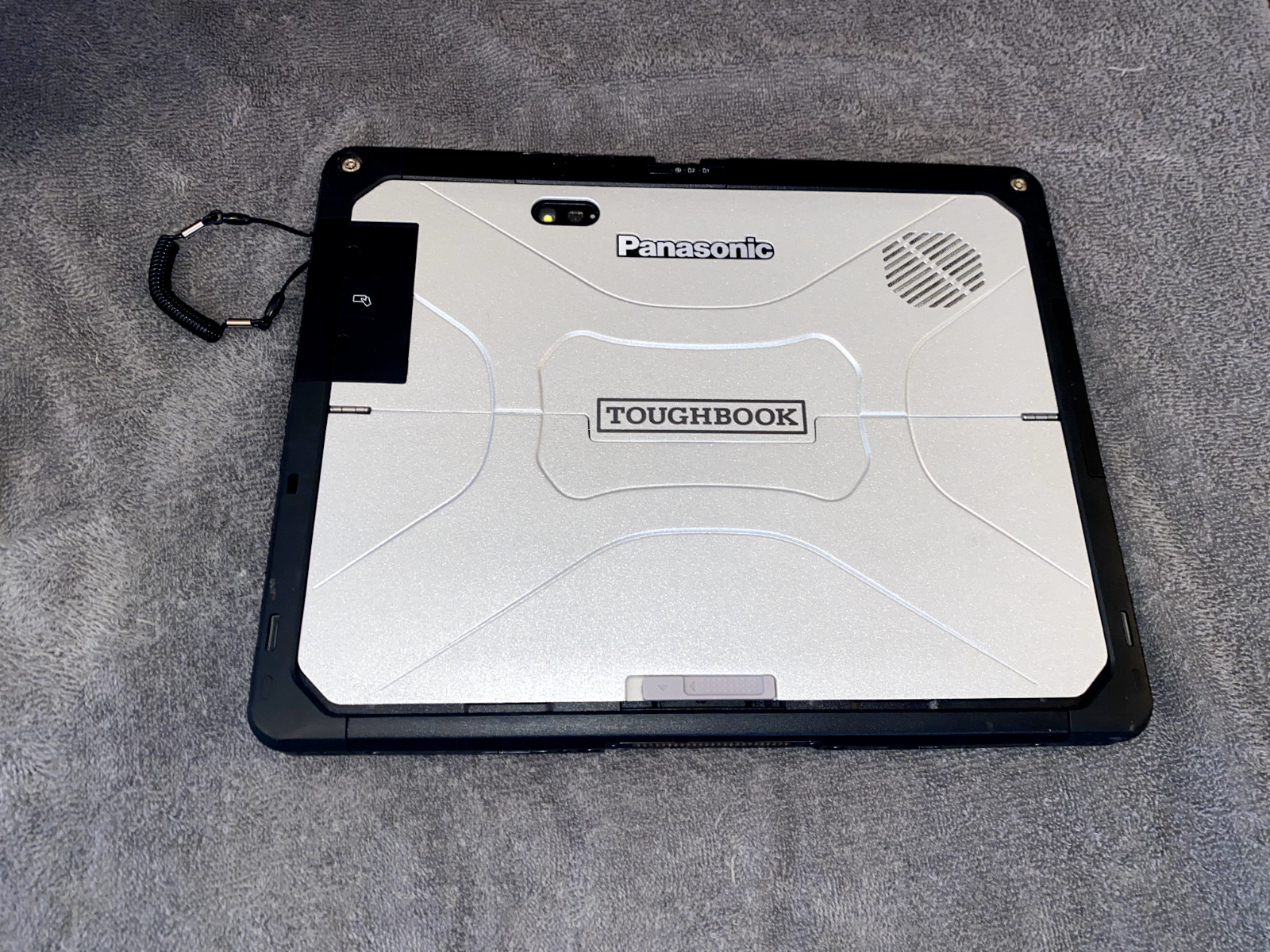 Panasonic ToughBook CF-33 MK1 i5-7300U 2.6GHz 8GB, 512 GB SSD,4G LTE, 2210 hours