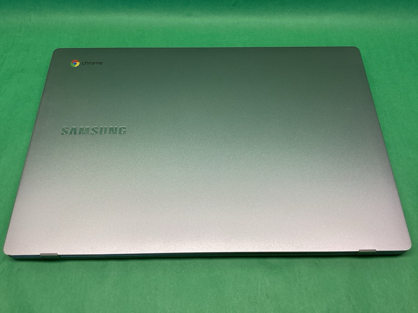 Samsung Chromebook ‎4+ XE350XBA-K01US Celeron N4000 – POWERS ON – UNTESTED