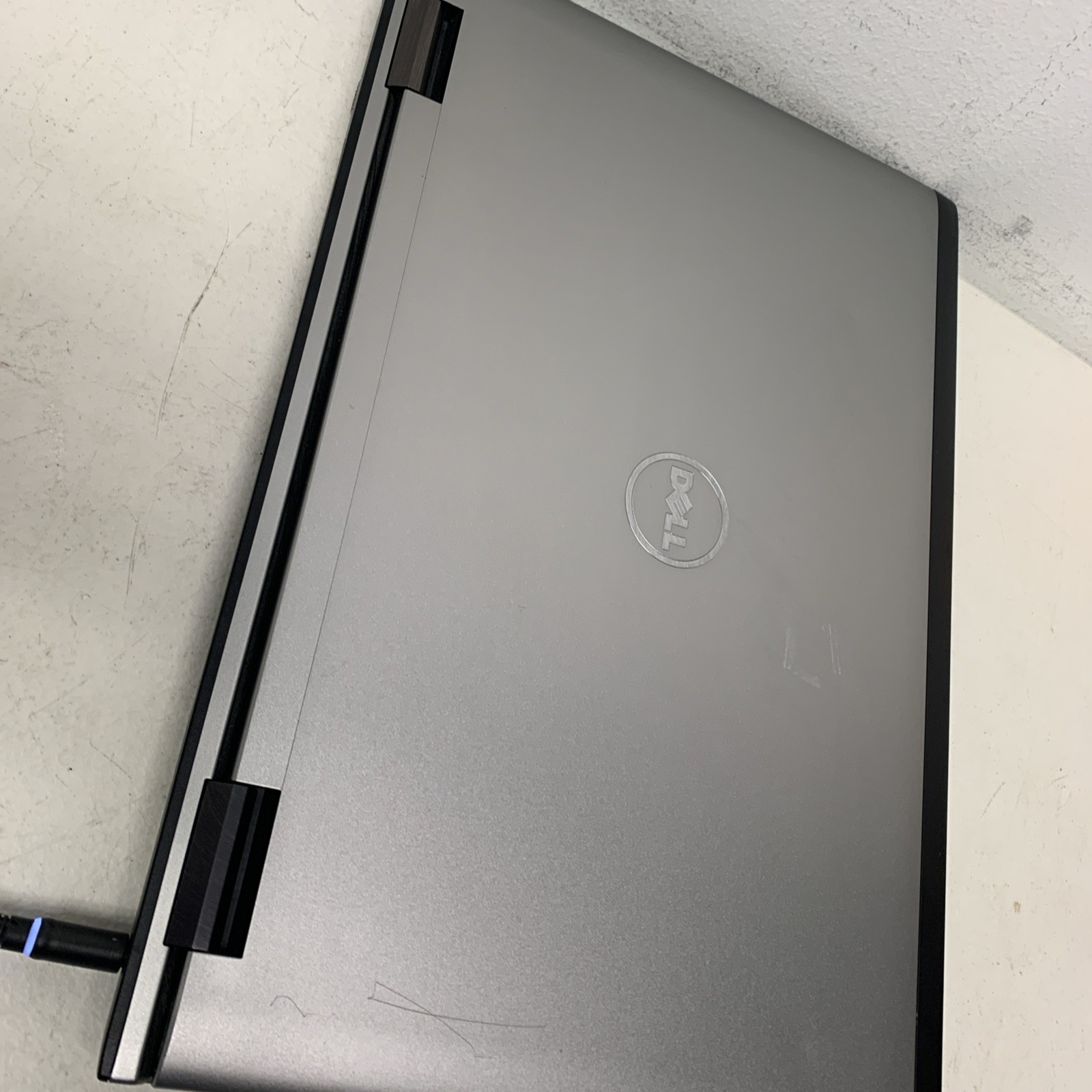 Dell Vostro 3750 17.3″ Intel Core i5-2410M2.30GHz 4GB Ram For Parts Read Descrip