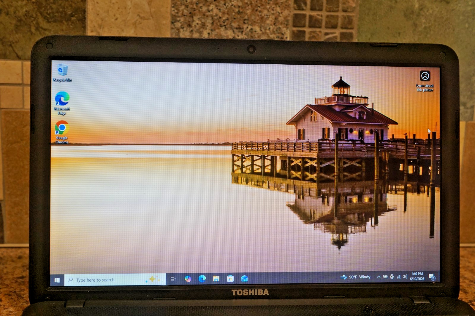 Latest 22H2 Version Windows 10PRO Toshiba C855D AMD E1 1.40GHZ 4GB RAM 320GB HDD