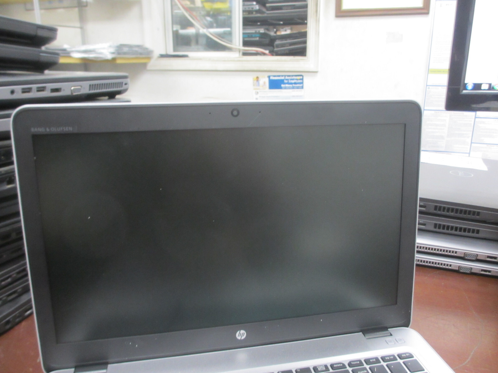 HP EliteBook 850 G3 15″ i5 6200U 2.30GHZ 16GB 256GB M2 SSD Ubuntu Laptop w/ AC