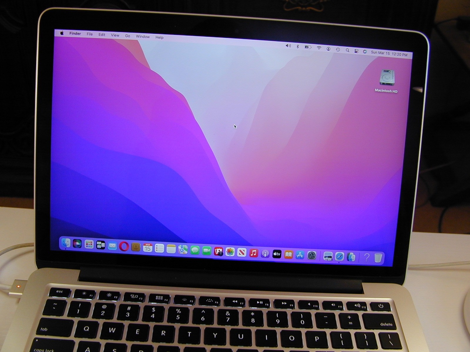 Apple McIntosh Laptop Pro New Battery Installed By Apple Buy It Now!!