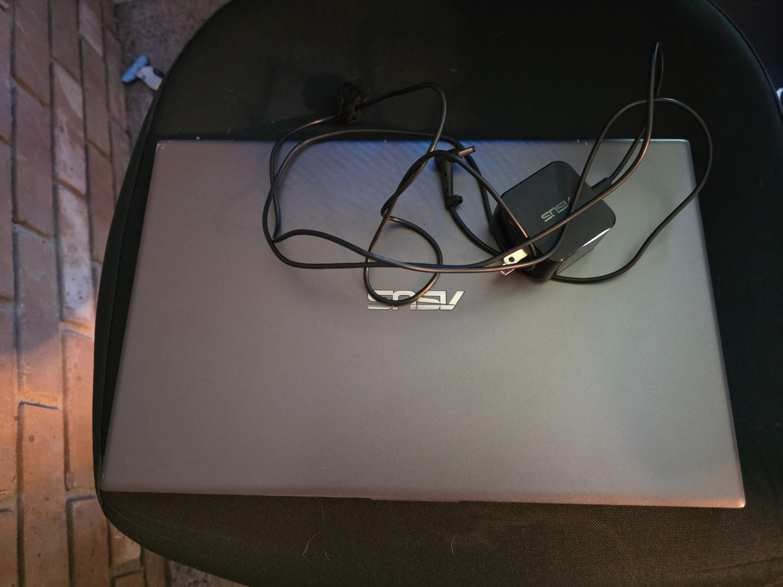 ASUS VivoBook 15 15.6 inch (256GB, Intel Core i7 10th Gen., 1.30GHz, 8GB)