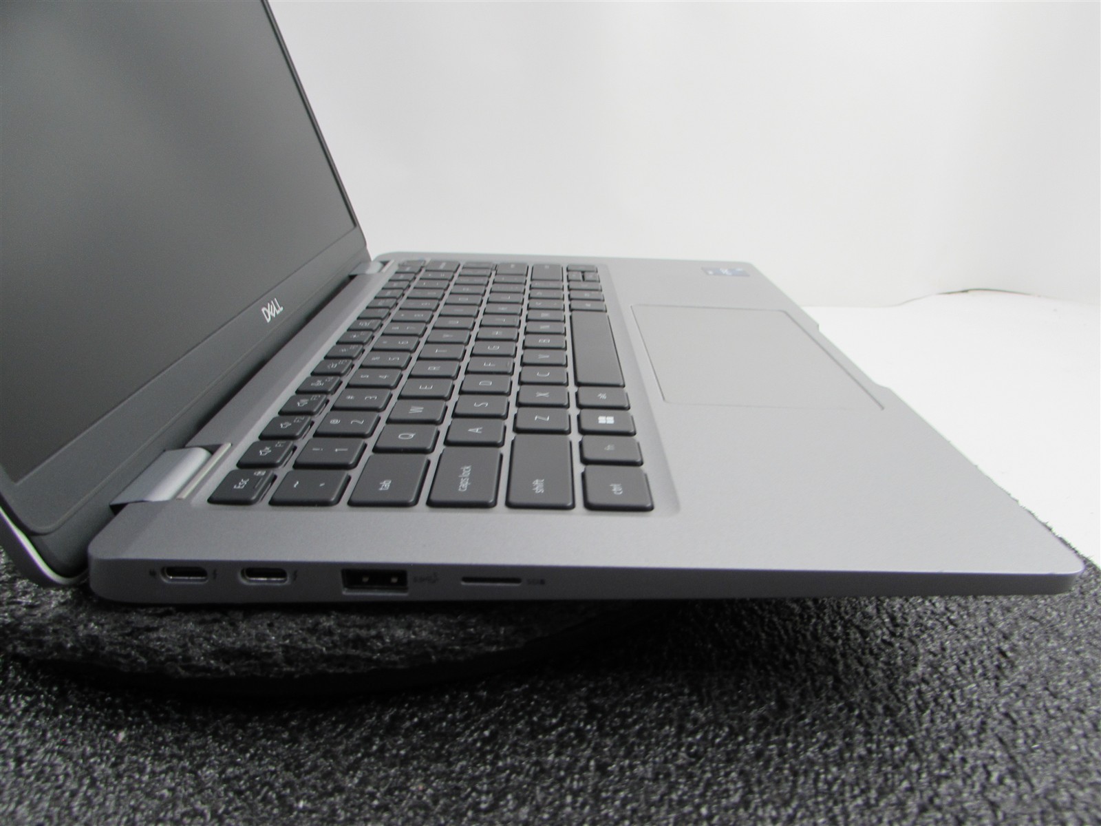 DELL LATITUDE 5330 FHD TOUCHSCREEN I5-1245U 10 CORE 512GB 16GB RAM NO O.S/BATT