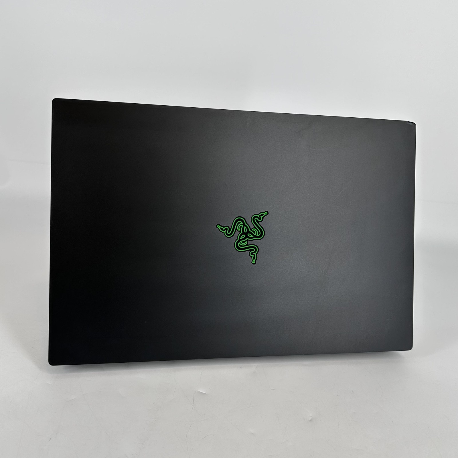 Razer Blade 15 Advanced 240Hz FHD i7-9750H 2.60GHz 16GB 2TB SSD RTX 2080 Max-Q