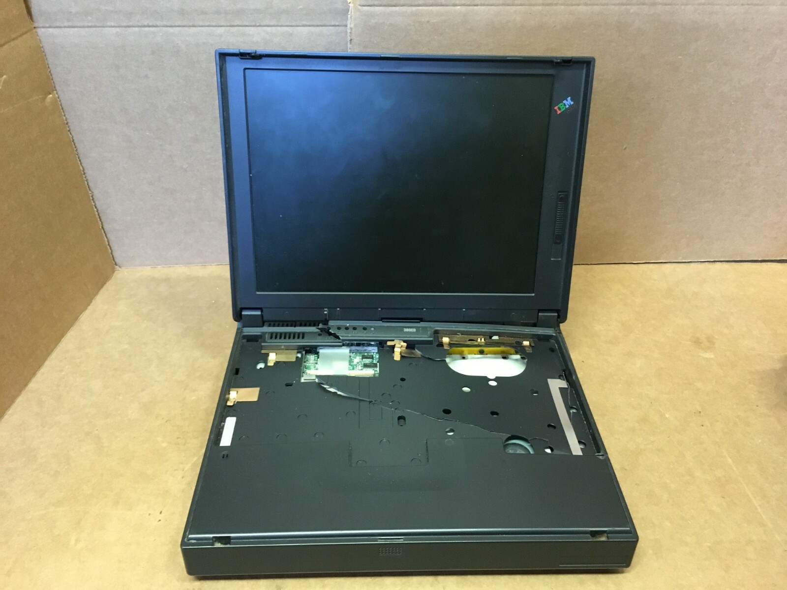 Vintage IBM ThinkPad TYPE 2635 IBM ThinkPad 380ED FOR Parts
