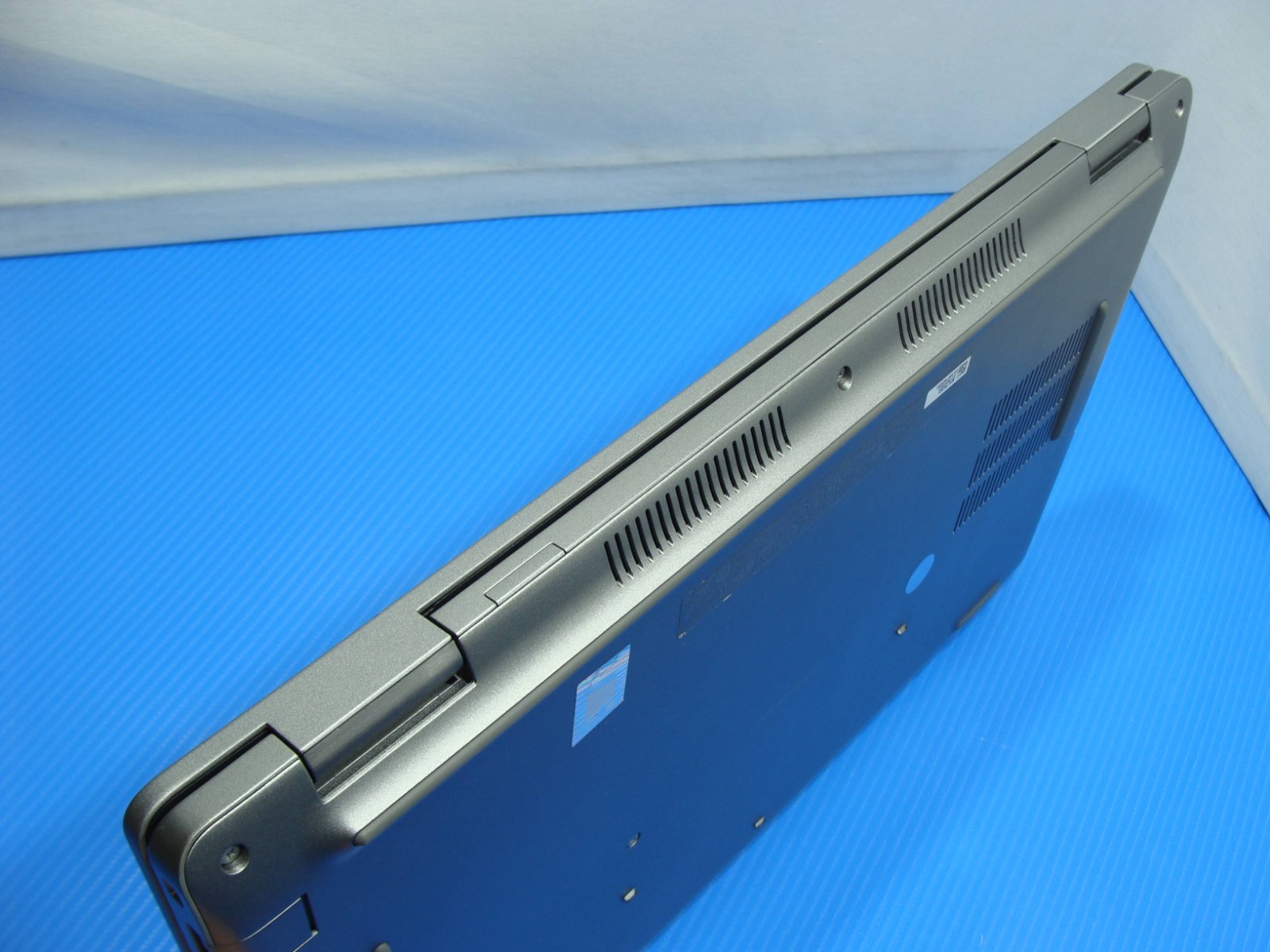 Dell Latitude 5521 15.6″ FHD TOUCH i7-11850H 2.5GHz 32GB 2TB SSD W11P +PA 130W