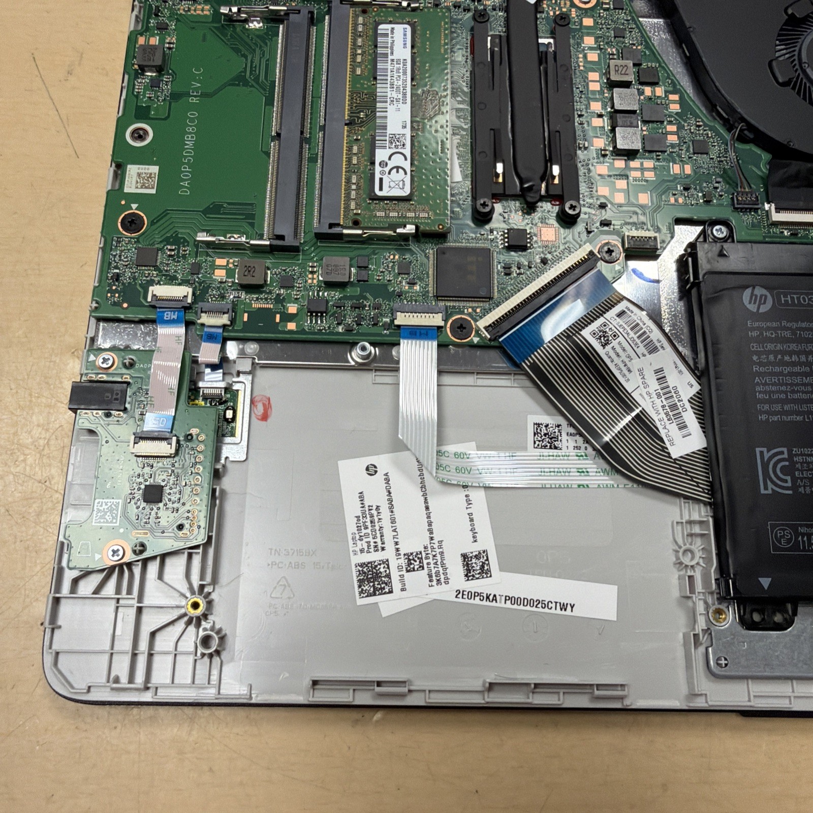 *PARTS HP NOTEBOOK 15-DY1027OD i7-1065G7 @ 1.30 GHz, 8GB RAM, NO HDD/OS