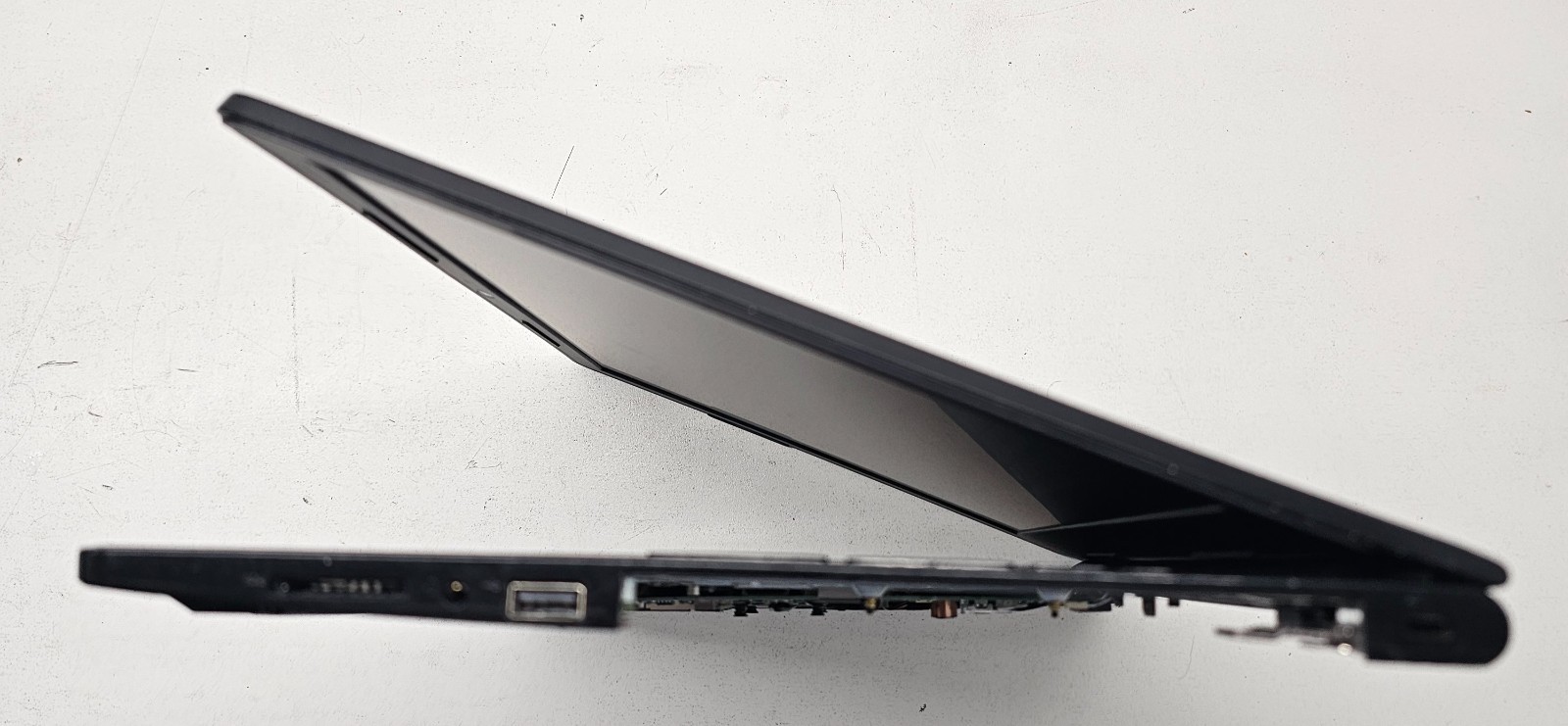 Dell Inspiron 15-3567 Laptop Intel Core i3-7130U 8GB RAM NO HD/OS/BATT (FL)