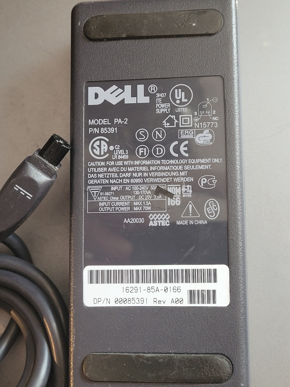 Vintage Dell Inspiron 5000e Laptop P III PPM 700 MHz, 128 MB RAM WinXP