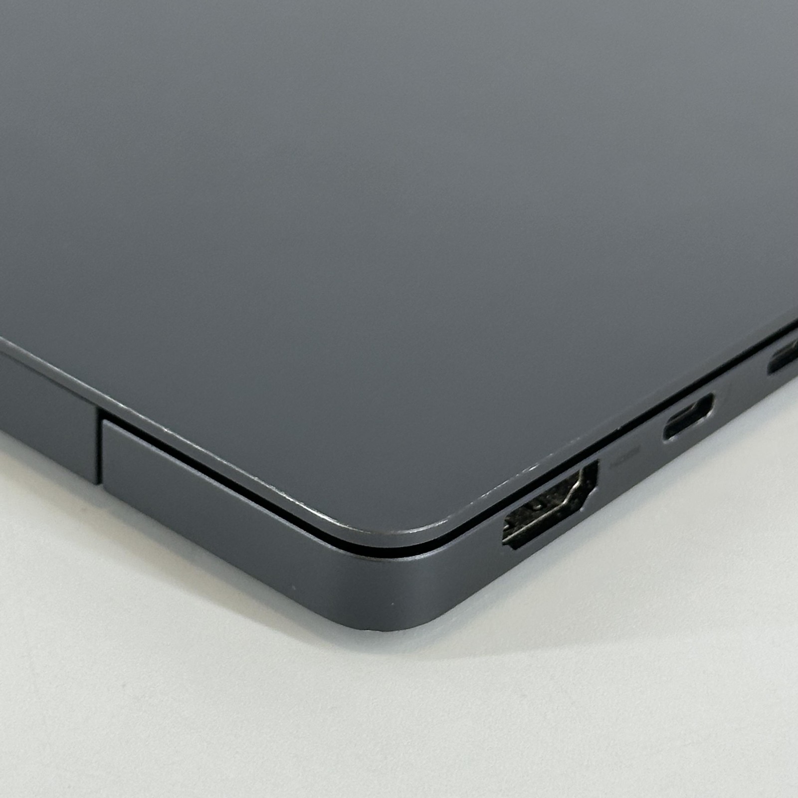 Samsung Galaxy Book3 Pro 14 Graphite QHD+ 2.2 GHz i7-1360P 16GB 512GB SSD Good
