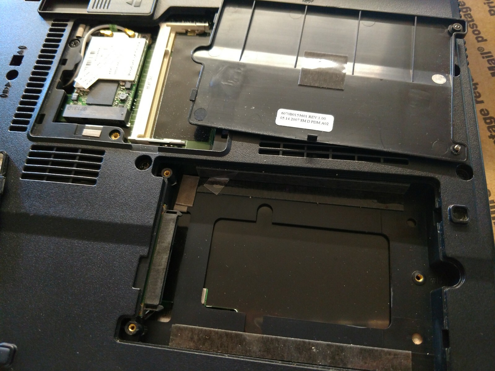 HP Compaq 6715b AMD Turion 1.6GHz,1024Mb,Bluetooth+Wi-Fi(NO HDD,caddy,Opt.Dr,AC)