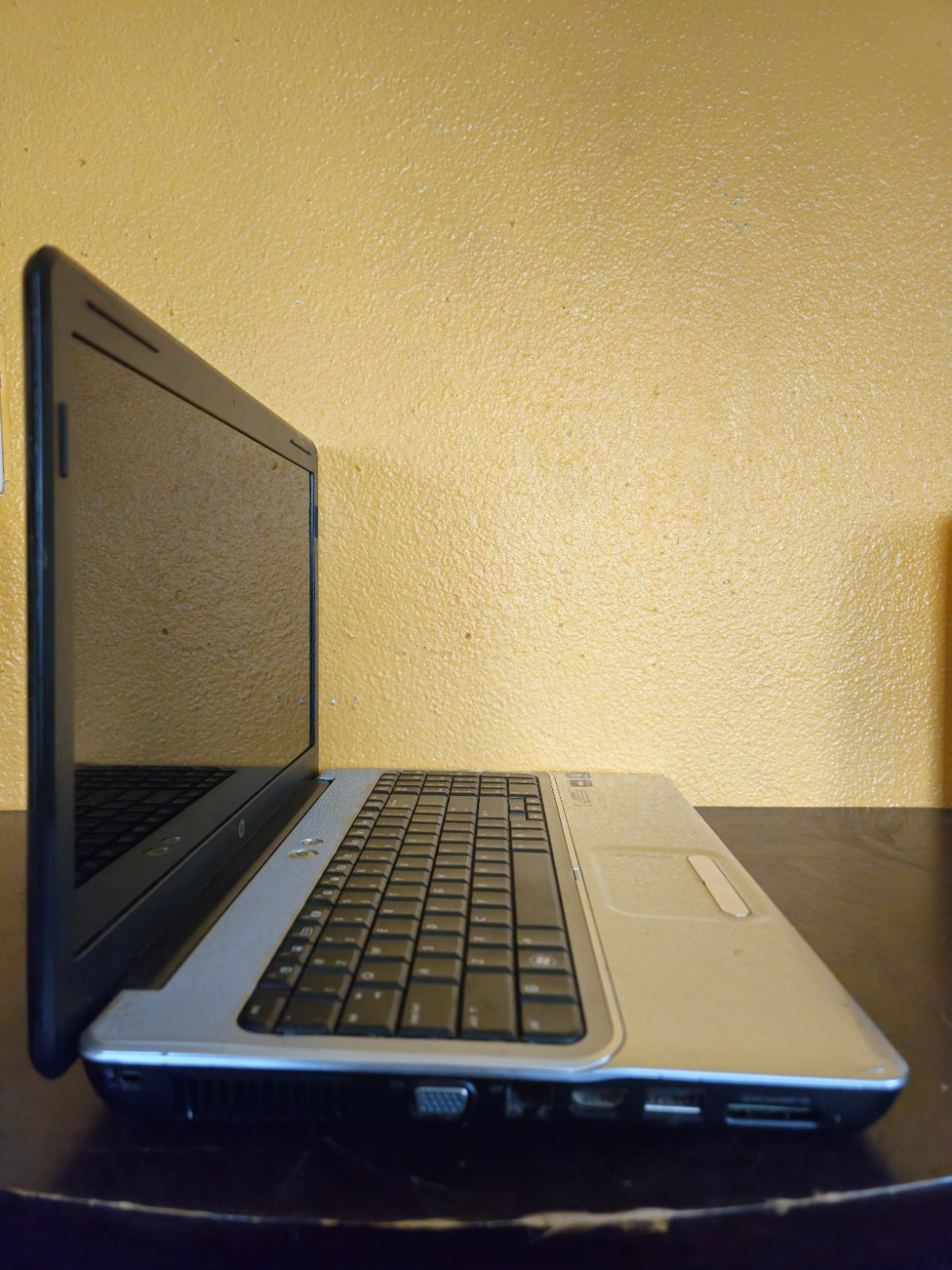 HP G61, Laptop, Windows 7 Home Premium – 15″x9″ Screen