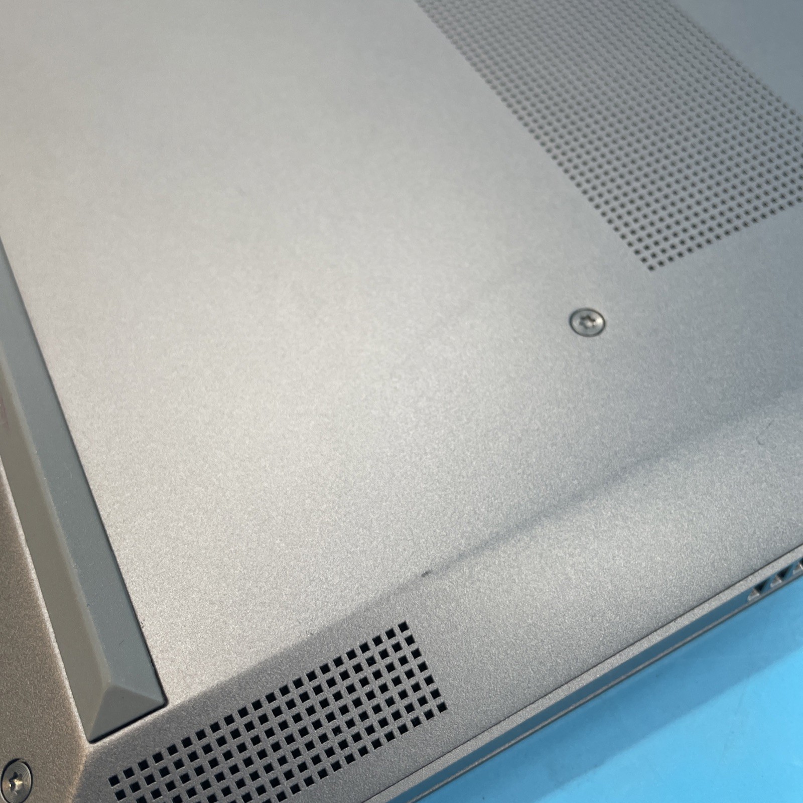HP ZBook Studio G5 | i7-8850H | 8GB RAM | 256GB SSD | P1000 | W11 PRO | 71% BATT