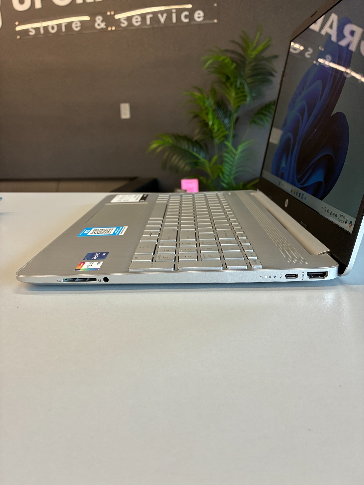 HP 15-dy2073dx: Touch 15.6″ / i7-1165G7 / RAM 16Gb / SSD 512Gb / Win 11
