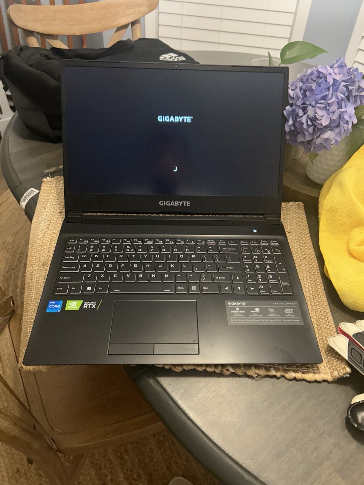 GIGABYTE G5 MD 15.6″ (512GB ,Intel Core i5-11400H 2.70 GHz ,16GB RAM)