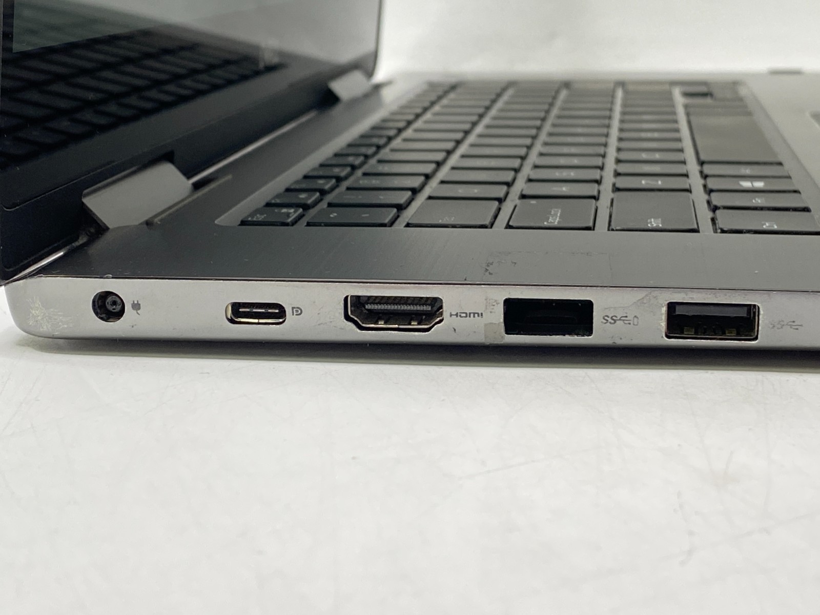 Dell Inspiron 7573 2-in-1 Touch i7-8550U 8GB DDR4 No SSD/OS Missing USB -PARTS