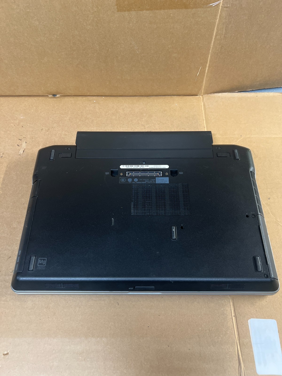 DELL LATITUDE E6330 13.3″ HD I5-3340M No RAM or HD