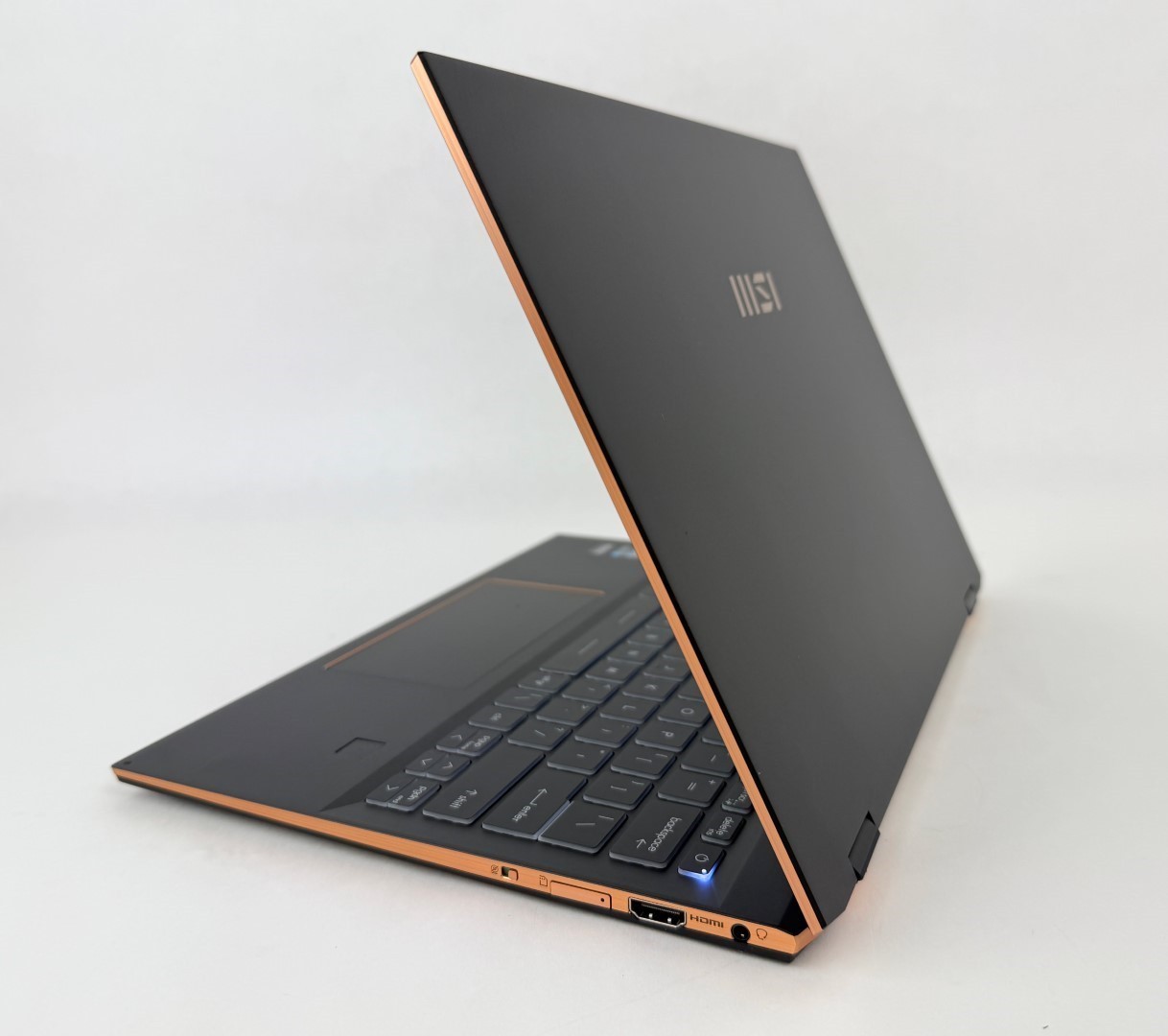 MSI Summit E13 Flip Evo A12M 13.4″ FHD+ Touch i7-1280P 16GB 1TB W11H hinge Issue