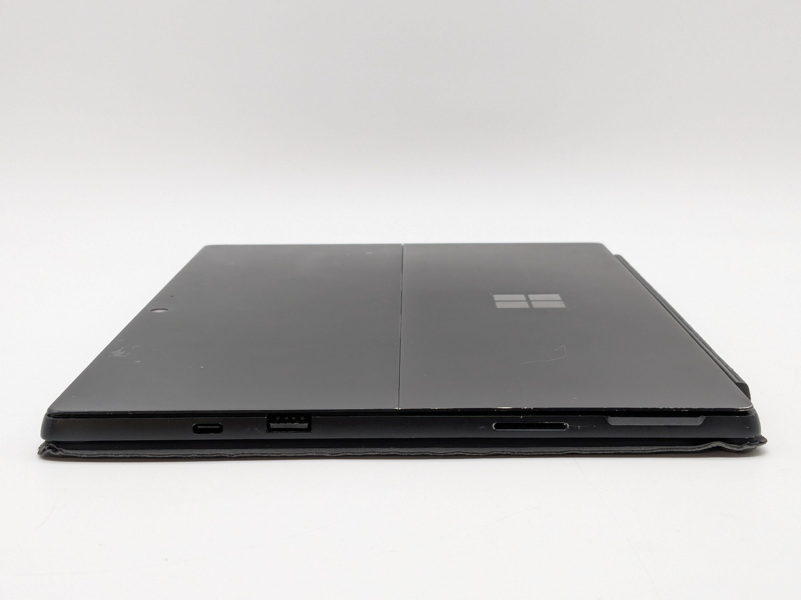 Microsoft Surface Pro 7+12″ 2736 x 1824 Touch I7-1165G7 16GB Palmrest *READ*