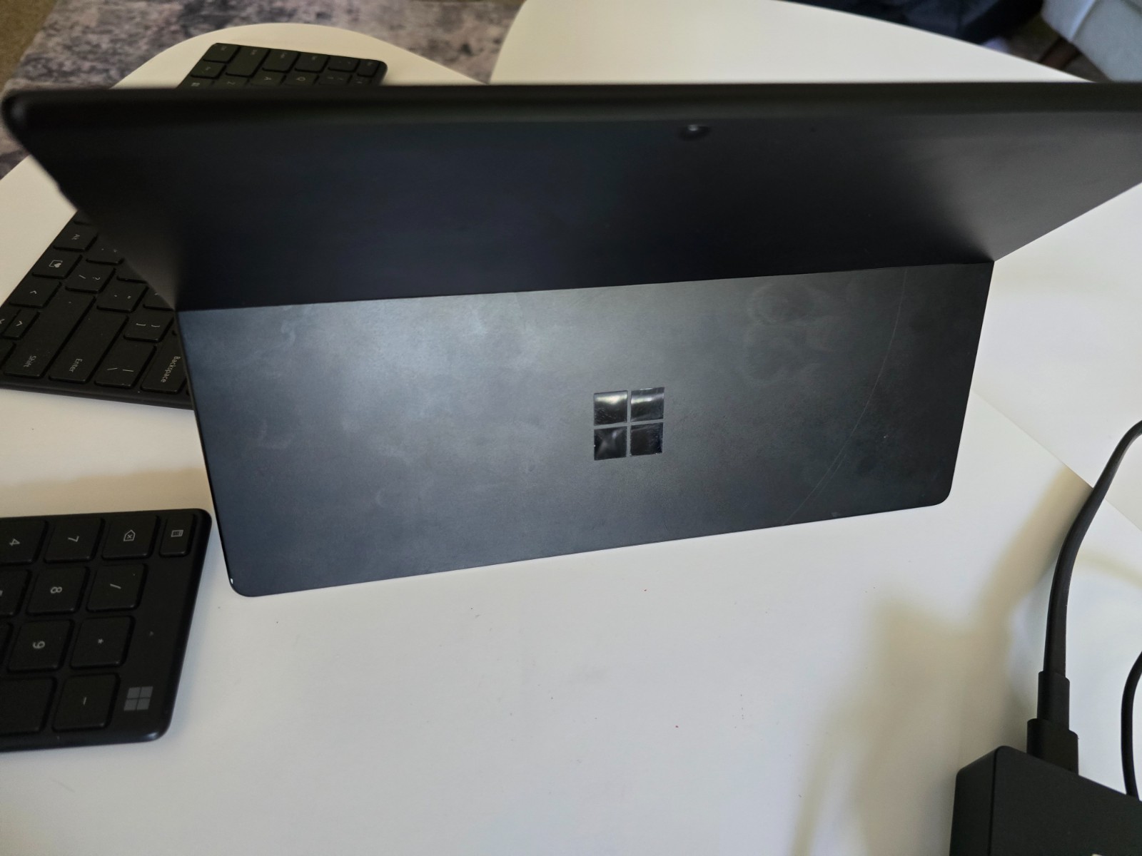 Microsoft Surface Pro X (16GB RAM, 512GB SSD, SQ2 3.15GHz) + Keyboard, Number Pa