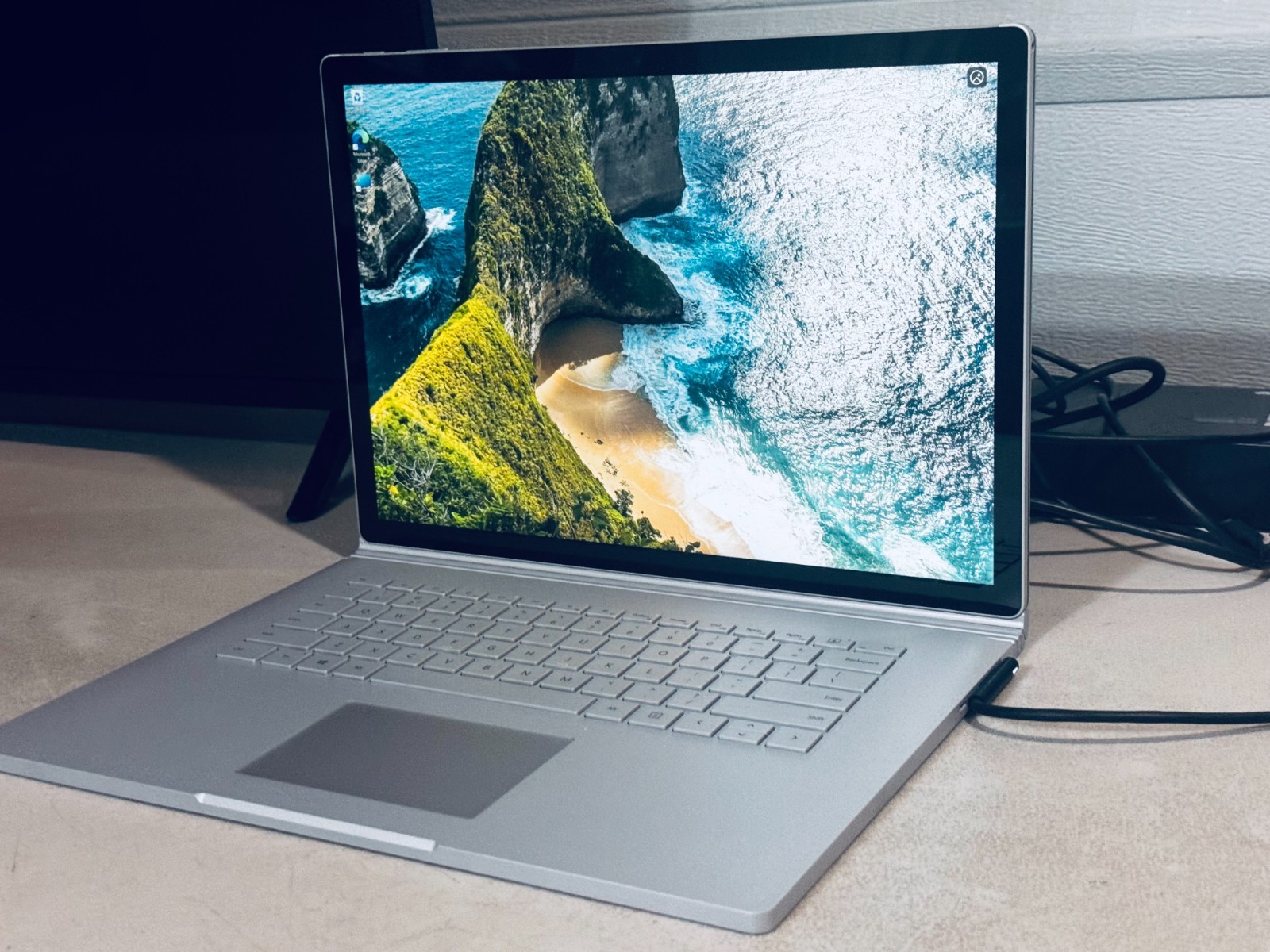 Microsoft Surface Book 3 Touch-Intel i7 1065G7-32GB RAM-512GB-6GB GTX 1660-READ