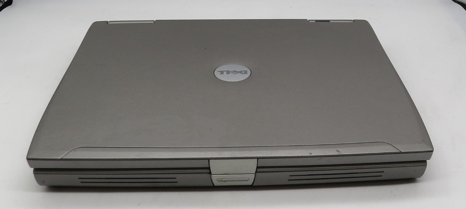 Dell Latitude D610 Pentium-M @ 1.6 GHz 2GB DDR2 No SSD No OS *PARTS