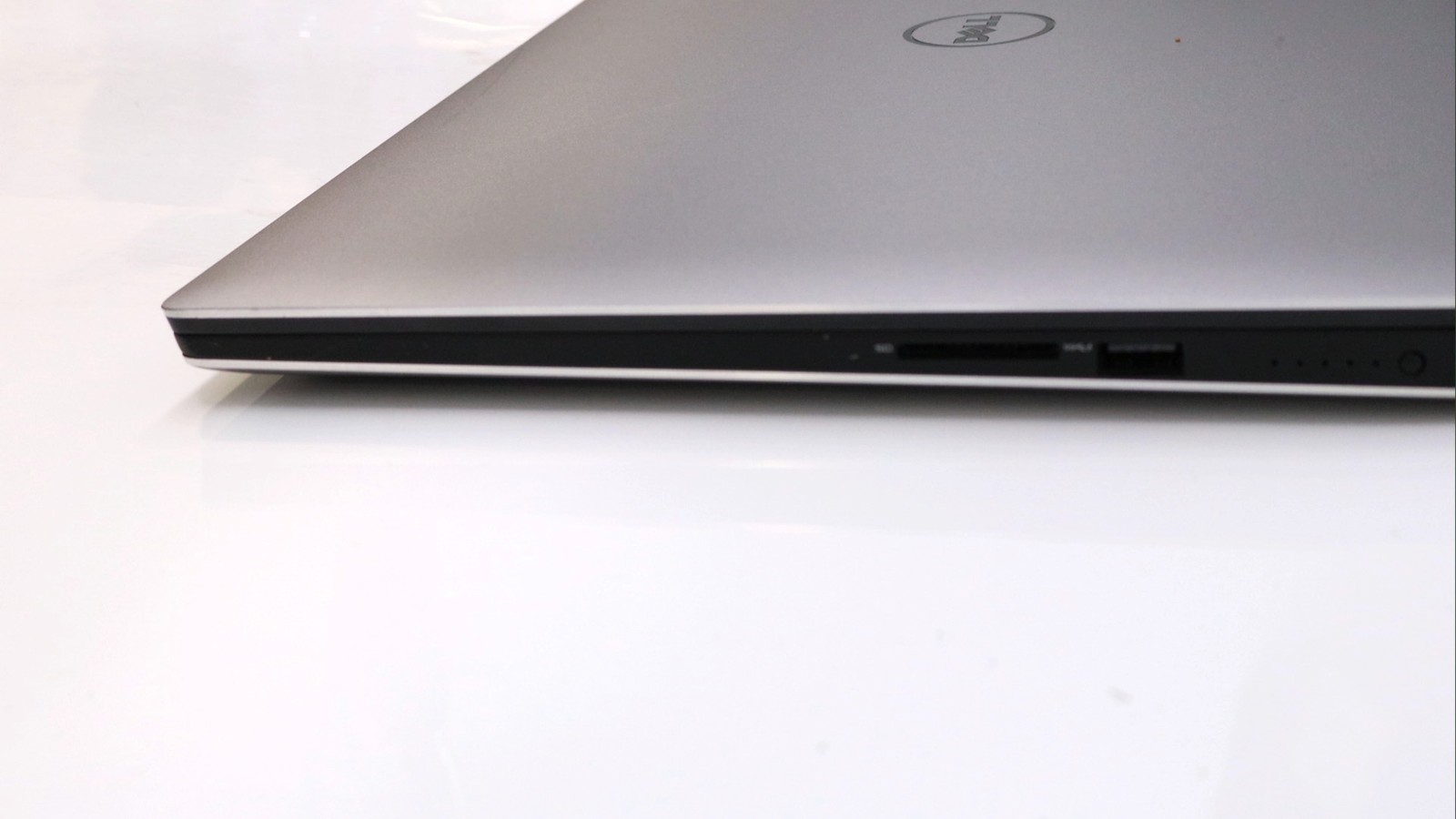 Dell Precision 5510 16″ Xeon E3-1505M 16GB 1TB – Very Good
