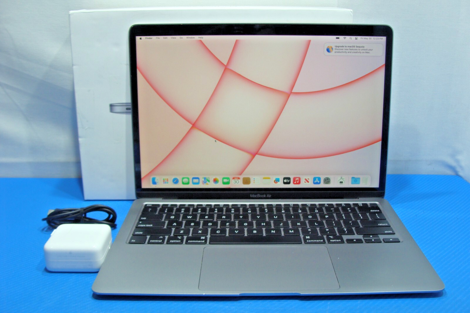Apple MacBook Air 13″ A2179/BTO (2020) i7-1060NG7 1.2GHz 16GB 256GB OS Ventura