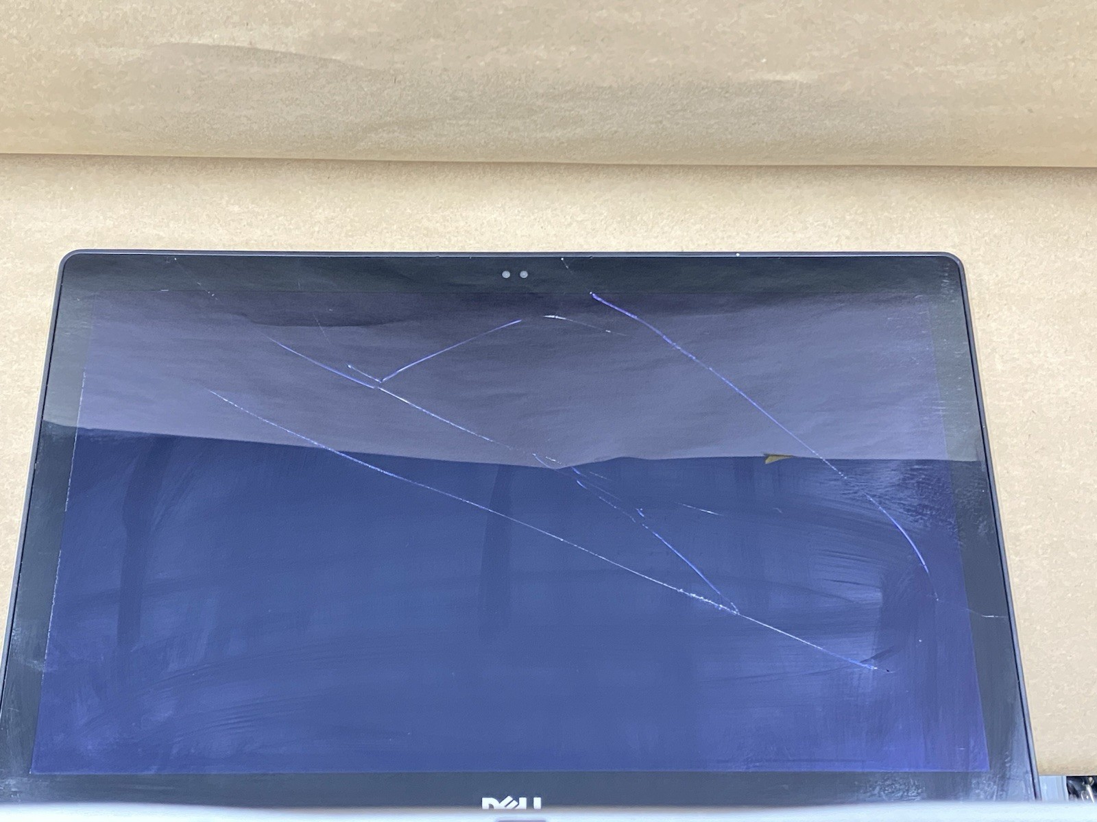Dell Inspiron 7579 – 15.5″ FHD – Touch – i5-7200U – 8GB – 256GB – Win 10 – READ