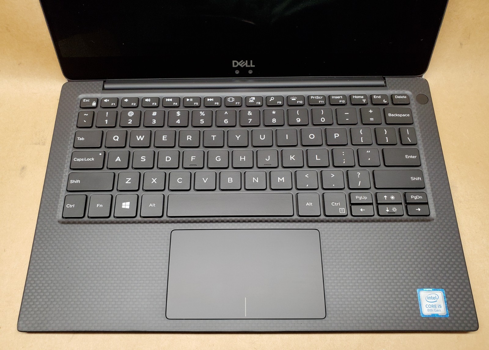 Dell XPS 9370 13.3″ i5-8250U 1.6Ghz, 128GB M2 SSD, 8GB RAM, FULL HD, Win 11 Pro