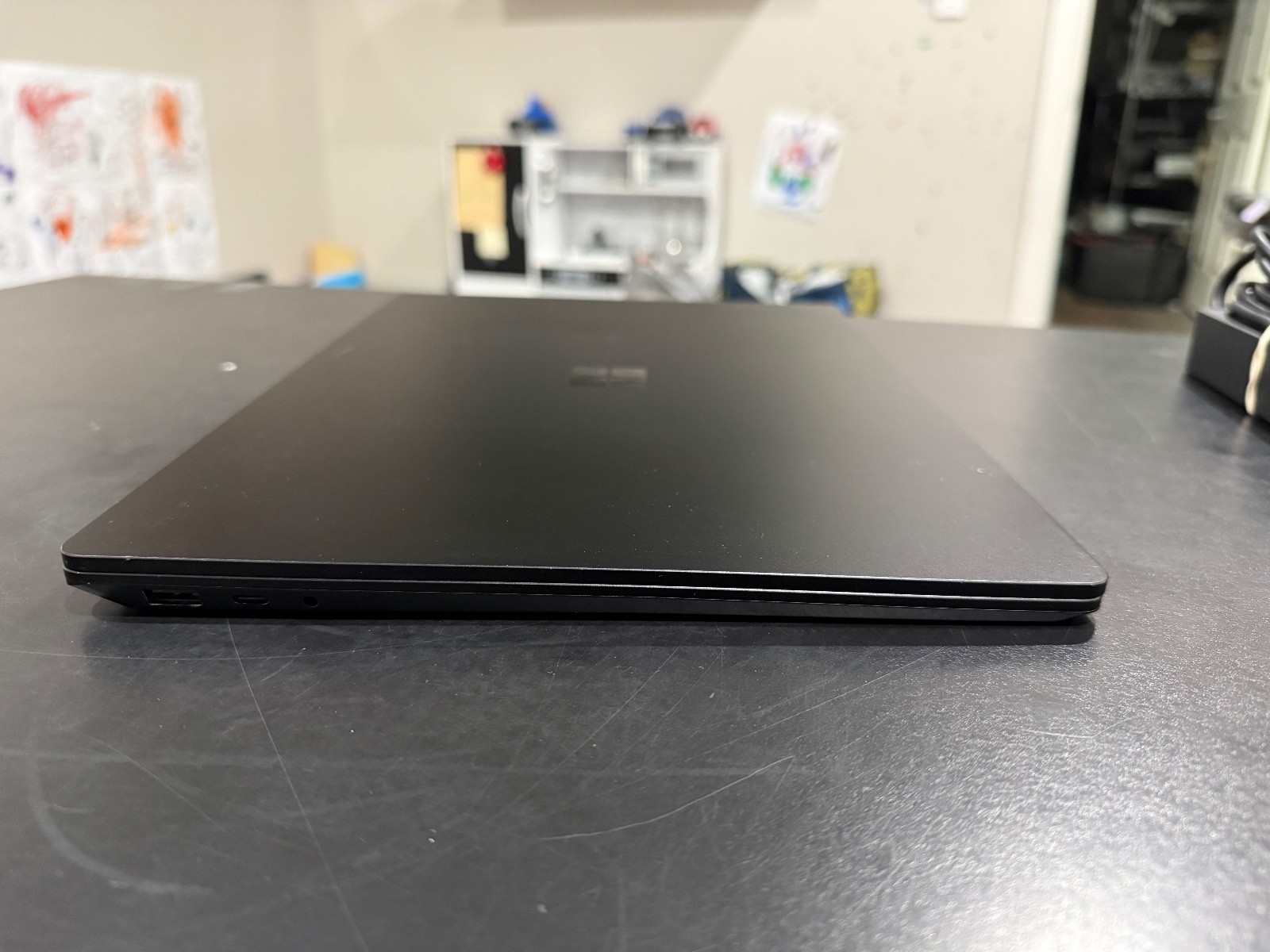 Microsoft Surface Laptop 3 1872 1.20GHz i5-1035G7 8GB RAM 256GB SSD Win 11 -READ